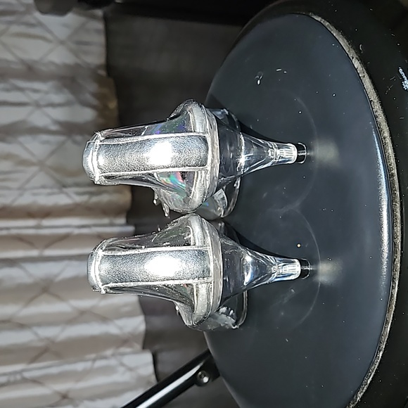 Shoes - Picture 3 of 6